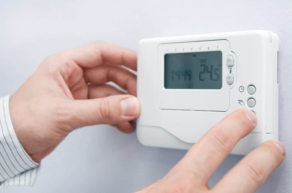 setting the thermostat